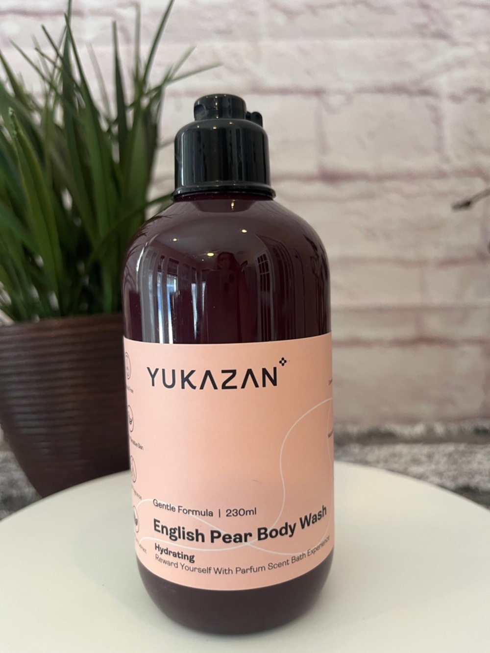 Yukazan Peach English Pear Body Wash - Hydrating Peach Scent